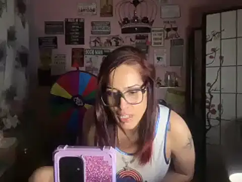 Snapshot of latinacubana chatting on 03/10/25, 12:18 latinacubana online show from 03/10/25, 12:18