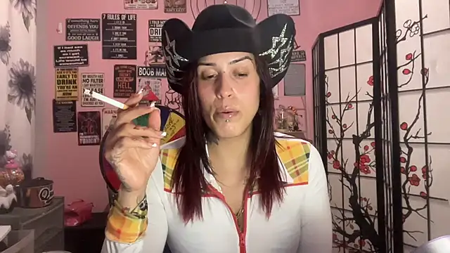 Snapshot of latinacubana chatting on 03/16/25, 06:20 latinacubana online show from 03/16/25, 06:20