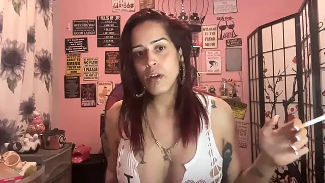 Snapshot of latinacubana chatting on 03/22/25, 05:17 latinacubana online show from 03/22/25, 05:17