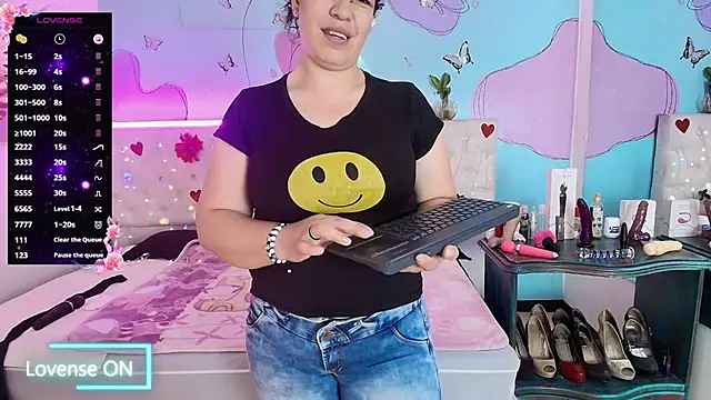 Snapshot of Zaly_mature chatting on 06/04/26, 11:22 Zaly mature online show from 06/04/26, 11:22