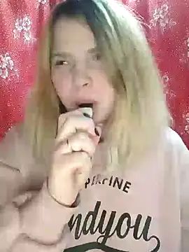 Snapshot of Zuli_Kiska chatting on 01/03/25, 08:43 Zuli Kiska online show from 01/03/25, 08:43