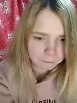 Snapshot of Zuli_Kiska chatting on 01/12/25, 09:19 Zuli Kiska online show from 01/12/25, 09:19