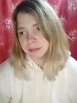 Snapshot of Zuli_Kiska chatting on 01/18/25, 11:44 Zuli Kiska online show from 01/18/25, 11:44