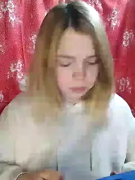 Snapshot of Zuli_Kiska chatting on 01/22/25, 08:49 Zuli Kiska online show from 01/22/25, 08:49