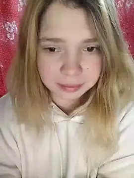 Snapshot of Zuli_Kiska chatting on 01/24/25, 12:42 Zuli Kiska online show from 01/24/25, 12:42