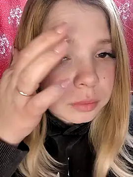 Snapshot of Zuli_Kiska chatting on 02/18/25, 08:47 Zuli Kiska online show from 02/18/25, 08:47