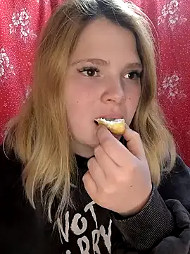 Snapshot of Zuli_Kiska chatting on 02/21/25, 09:11 Zuli Kiska online show from 02/21/25, 09:11