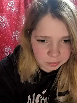 Snapshot of Zuli_Kiska chatting on 02/22/25, 12:16 Zuli Kiska online show from 02/22/25, 12:16