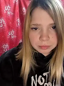 Snapshot of Zuli_Kiska chatting on 02/28/25, 08:18 Zuli Kiska online show from 02/28/25, 08:18