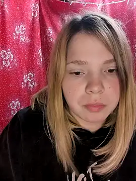 Snapshot of Zuli_Kiska chatting on 03/07/25, 09:27 Zuli Kiska online show from 03/07/25, 09:27