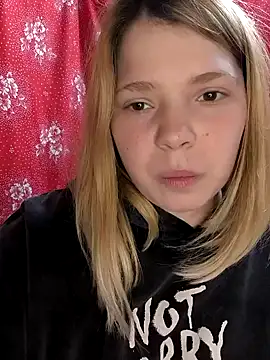 Snapshot of Zuli_Kiska chatting on 03/08/25, 12:44 Zuli Kiska online show from 03/08/25, 12:44