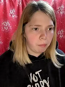 Snapshot of Zuli_Kiska chatting on 03/11/25, 09:26 Zuli Kiska online show from 03/11/25, 09:26