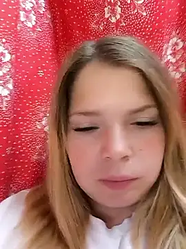 Snapshot of Zuli_Kiska chatting on 09/09/25, 11:10 Zuli Kiska online show from 09/09/25, 11:10