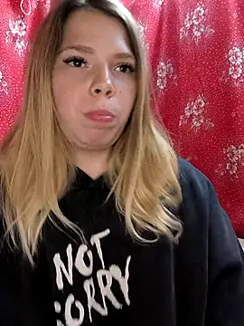 Snapshot of Zuli_Kiska chatting on 09/27/25, 11:48 Zuli Kiska online show from 09/27/25, 11:48