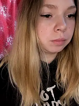 Snapshot of Zuli_Kiska chatting on 12/01/25, 08:08 Zuli Kiska online show from 12/01/25, 08:08