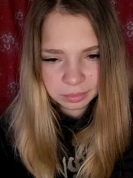 Snapshot of Zuli_Kiska chatting on 12/02/25, 08:19 Zuli Kiska online show from 12/02/25, 08:19