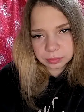 Snapshot of Zuli_Kiska chatting on 12/05/25, 06:44 Zuli Kiska online show from 12/05/25, 06:44