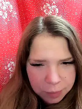 Snapshot of Zuli_Kiska chatting on 12/17/25, 07:36 Zuli Kiska online show from 12/17/25, 07:36