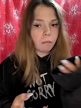 Snapshot of Zuli_Kiska chatting on 12/20/25, 09:11 Zuli Kiska online show from 12/20/25, 09:11