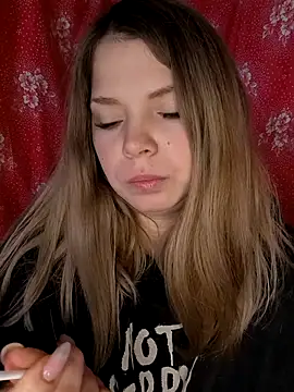 Snapshot of Zuli_Kiska chatting on 12/22/25, 11:29 Zuli Kiska online show from 12/22/25, 11:29