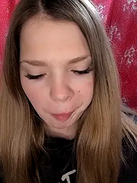 Snapshot of Zuli_Kiska chatting on 01/05/26, 07:06 Zuli Kiska online show from 01/05/26, 07:06