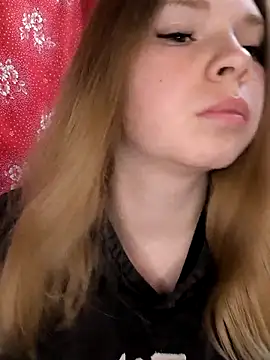 Snapshot of Zuli_Kiska chatting on 02/13/26, 04:19 Zuli Kiska online show from 02/13/26, 04:19