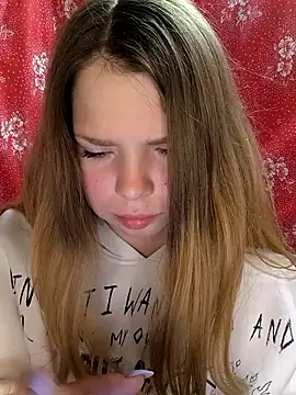 Zuli Kiska online show from 03/25/26, 07:42