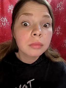 Zuli Kiska online show from 04/14/26, 07:31