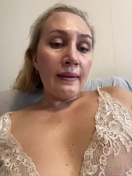 YourBlondee online show from 12/10/24, 05:39