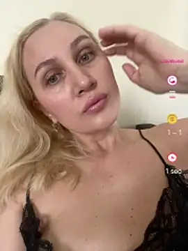 Snapshot of YourBlondee chatting on 05/06/26, 03:57 YourBlondee online show from 05/06/26, 03:57