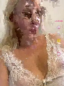 Snapshot of YourBlondee chatting on 07/06/26, 12:57 YourBlondee online show from 07/06/26, 12:57
