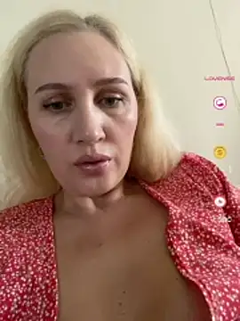 Snapshot of YourBlondee chatting on 07/15/26, 12:16 YourBlondee online show from 07/15/26, 12:16