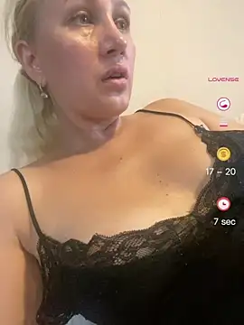 Snapshot of YourBlondee chatting on 07/18/26, 01:15 YourBlondee online show from 07/18/26, 01:15