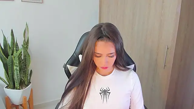 iriswest  online show from 12/28/24, 09:30