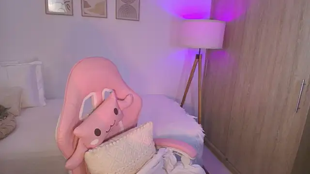 iriswest  online show from 10/10/25, 11:04