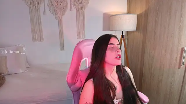 iriswest  online show from 12/03/25, 12:07