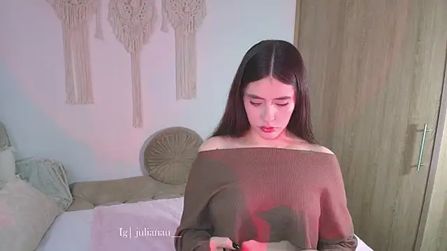 Snapshot of iriswest_ chatting on 07/26/26, 03:58 iriswest online show from 07/26/26, 03:58