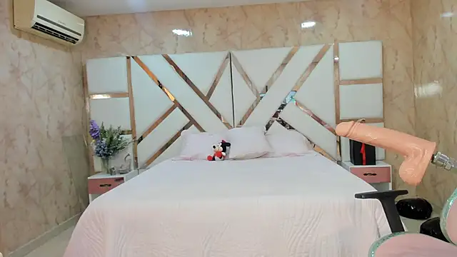 Snapshot of WowAna chatting on 02/09/25, 06:33 WowAna online show from 02/09/25, 06:33