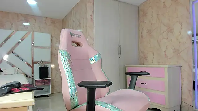 Snapshot of WowAna chatting on 03/12/25, 12:15 WowAna online show from 03/12/25, 12:15