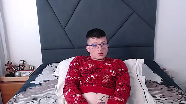 MathewCollin online show from 02/01/25, 04:33