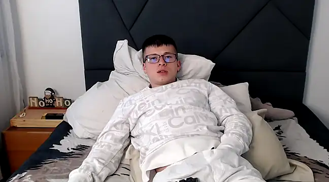 MathewCollin online show from 02/03/25, 03:27