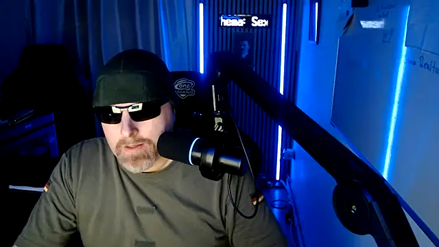 Snapshot of DerPornoPete chatting on 02/11/26, 11:21 DerPornoPete online show from 02/11/26, 11:21