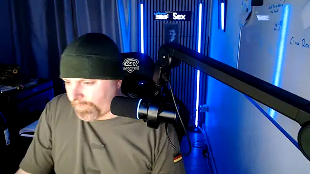 Snapshot of DerPornoPete chatting on 02/22/26, 12:45 DerPornoPete online show from 02/22/26, 12:45
