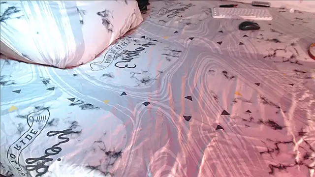 Q T pie online show from 12/17/24, 04:45