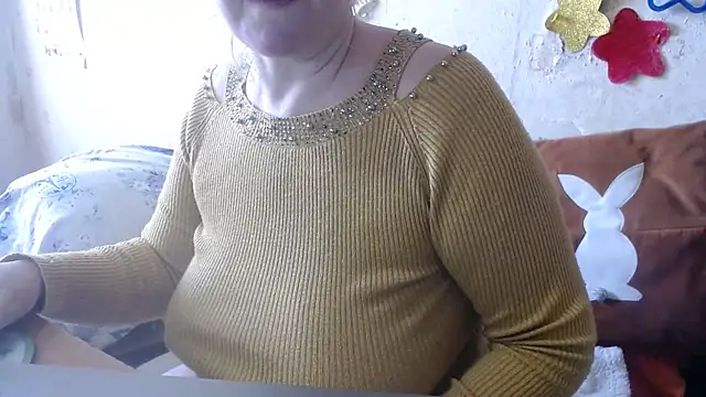 Snapshot of QueenLana chatting on 02/10/25, 08:31 QueenLana online show from 02/10/25, 08:31