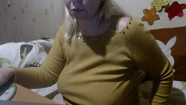 Snapshot of QueenLana chatting on 02/26/25, 04:56 QueenLana online show from 02/26/25, 04:56