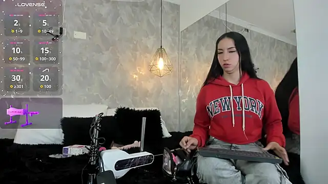 Snapshot of danaythamara1 chatting on 10/06/25, 08:50 danaythamara1 online show from 10/06/25, 08:50