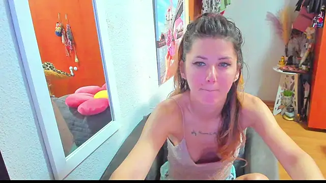 Snapshot of marie_marie03 chatting on 03/06/25, 06:30 marie marie03 online show from 03/06/25, 06:30