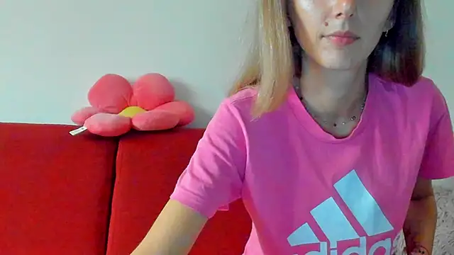 Snapshot of marie_marie03 chatting on 11/04/25, 09:41 marie marie03 online show from 11/04/25, 09:41