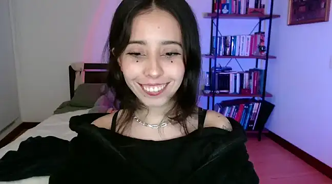 Snapshot of babyluna_8_8 chatting on 12/31/24, 03:34 babyluna 8 8 online show from 12/31/24, 03:34